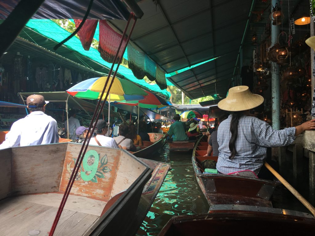 タイの水上マーケットを回る