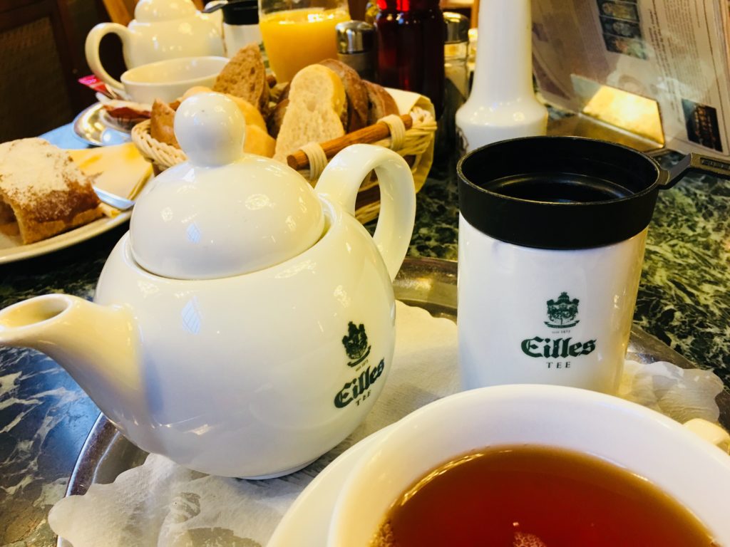 プラハ 市民会館 朝食 お茶