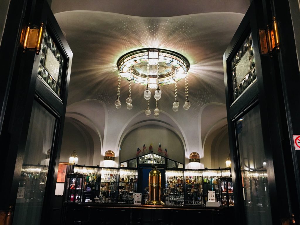 プラハ 市民会館 ビアホール