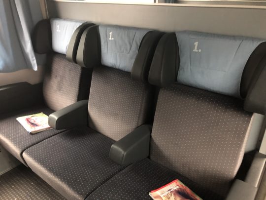 ハイデルベルクへ向かう列車(一等車)のコンパートメント