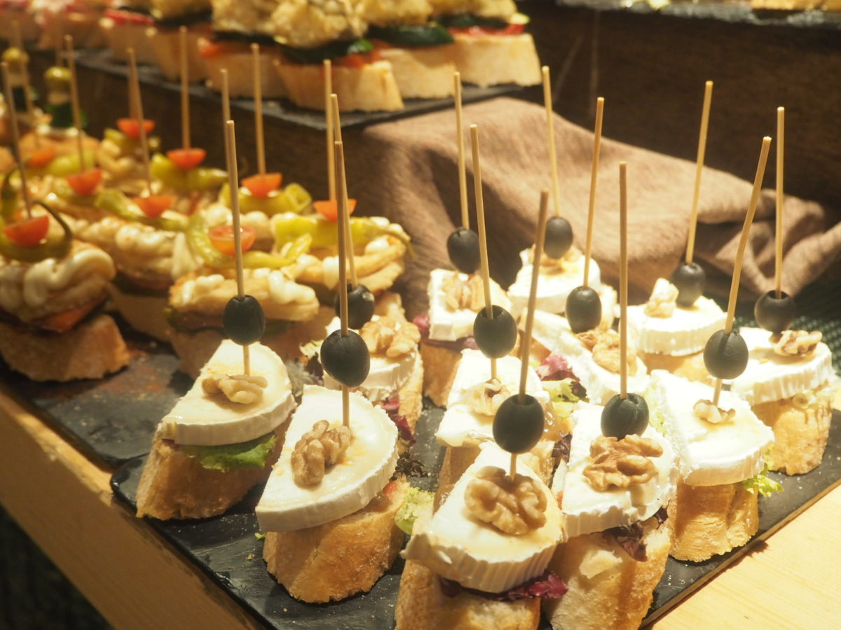 バルセロナのおすすめバル「Tapas Royale」タパス全部1.2€！ハッピーアワーでさらにお得にディナー