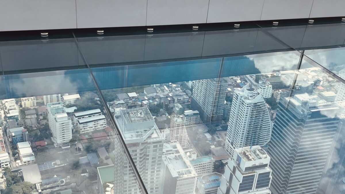 マハナコンタワー78階スカイウォークから見下ろしたバンコク