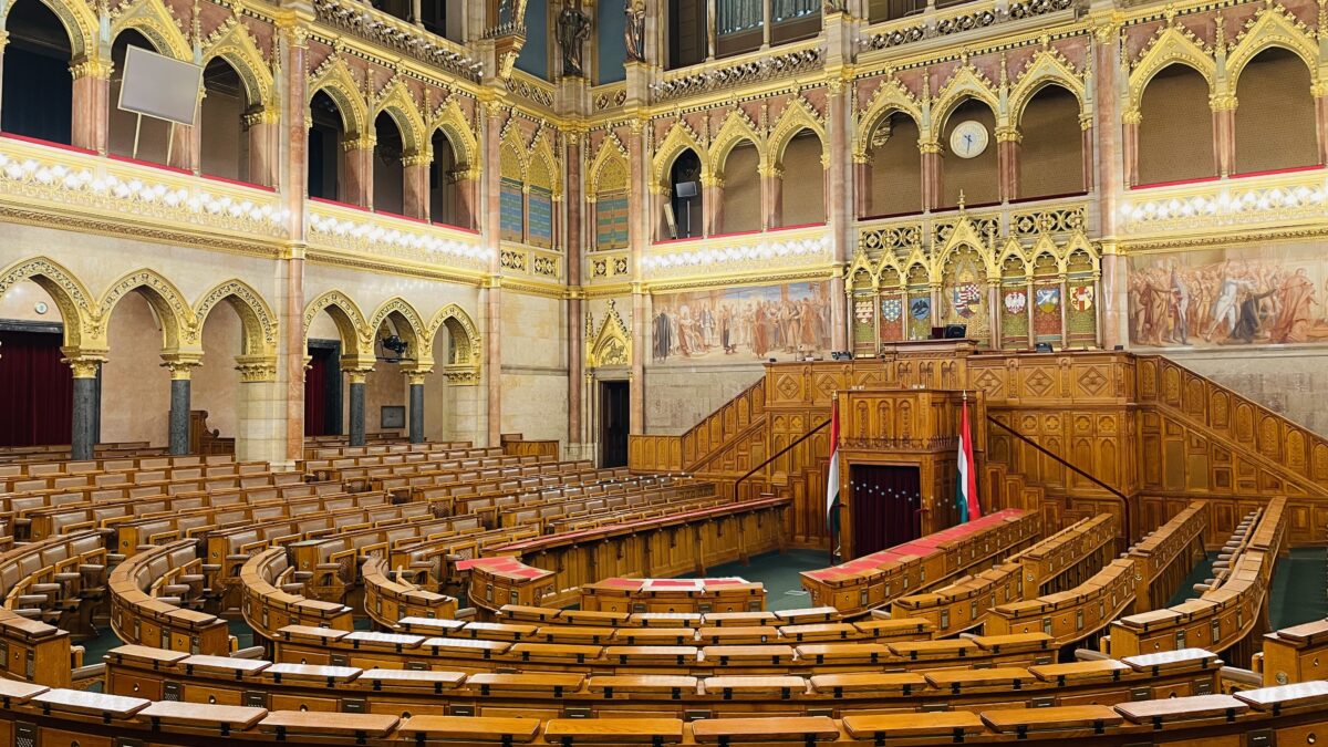 専用☆ハンガリー 国会議事堂の普通切手11種完 未使用 1919-202025年