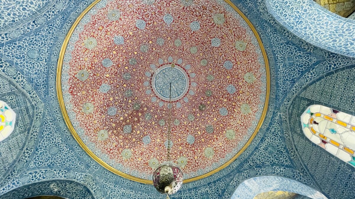 イスタンブールトプカプ宮殿内のタイル天井