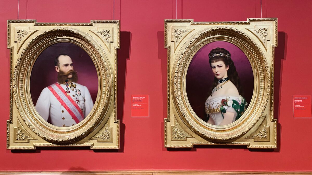 ベルヴェデーレ宮殿上宮美術館に展示されているフランツ・ヨーゼフ1世とシシィの肖像画