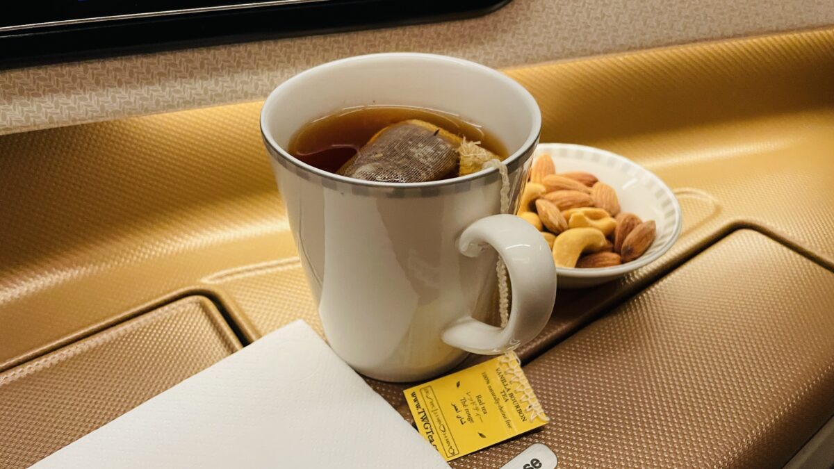 シンガポール航空ビジネスクラス機内食 スターターのナッツ
