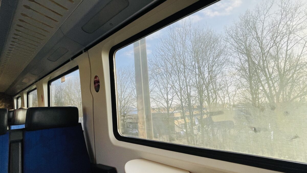 オランダの列車の車窓