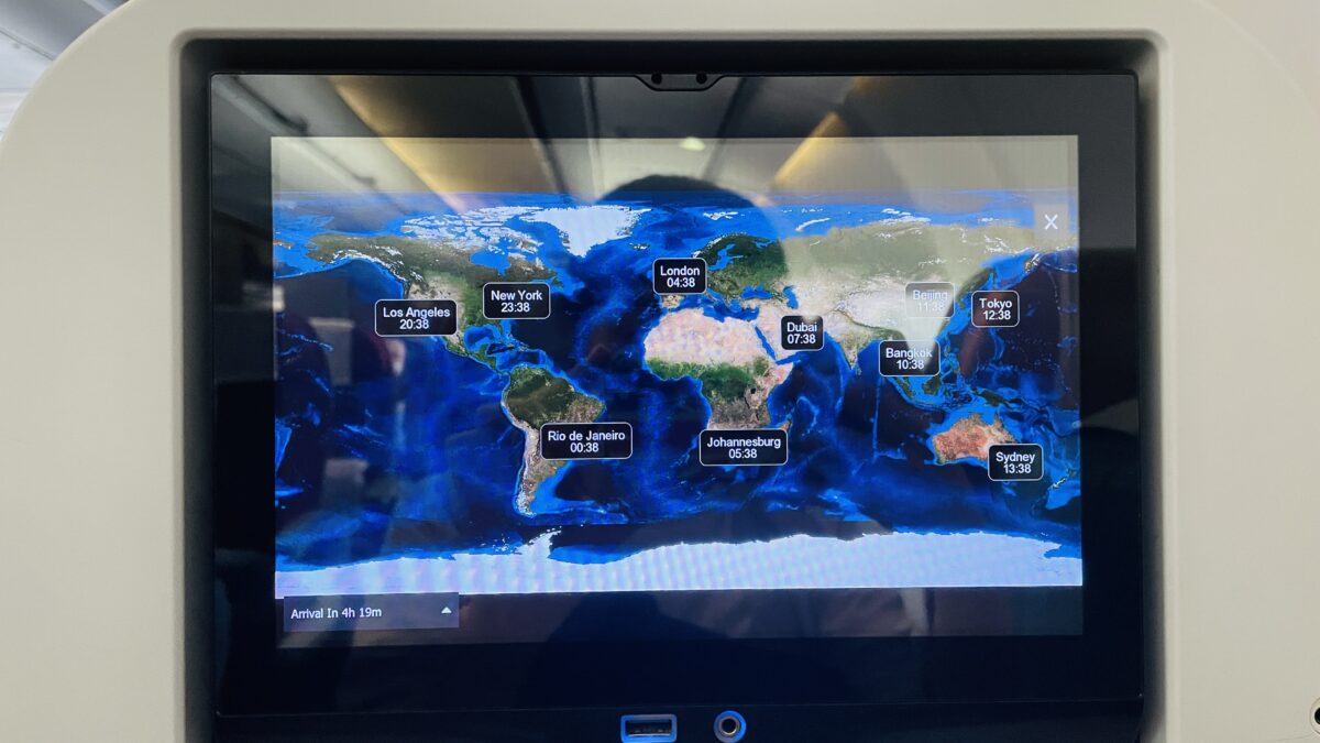 タイ国際航空エコノミークラスのスクリーン２