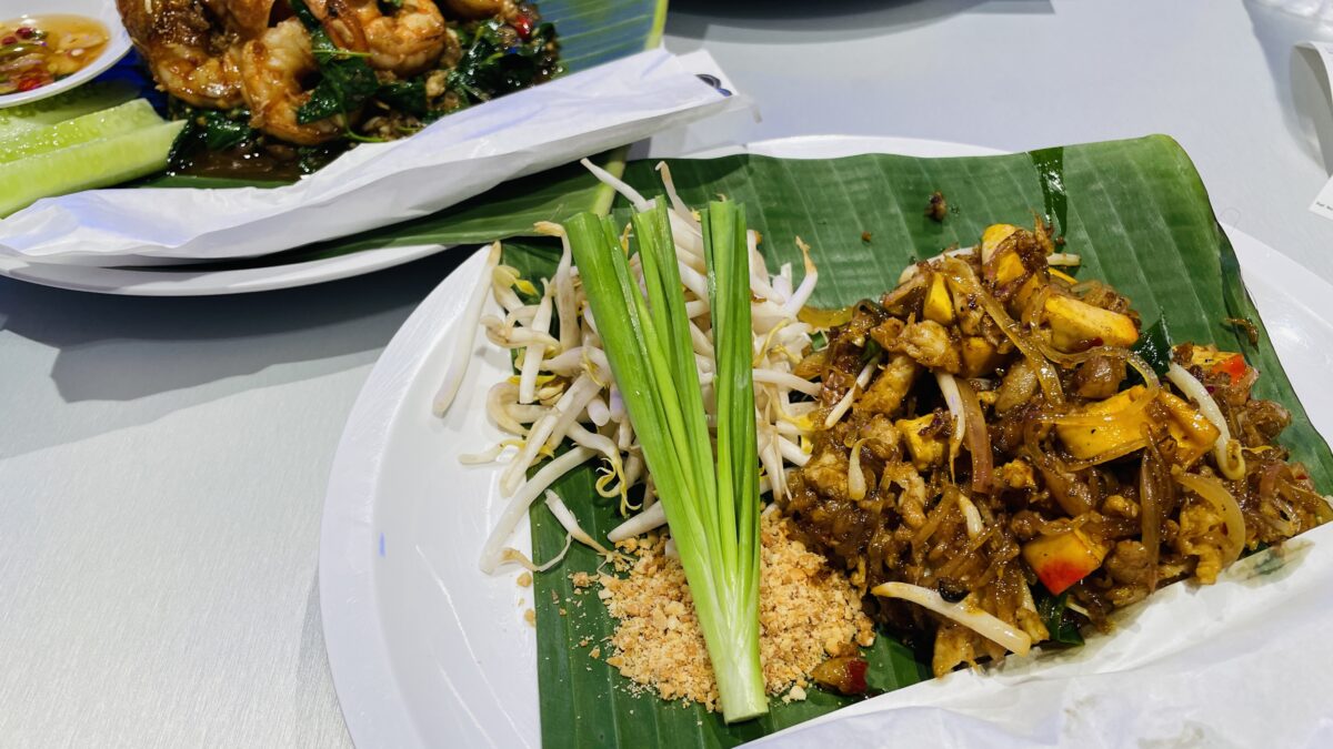 マハナコンキューブにあるフードコート「Thai Taste」のFai Ta Luのパッタイ