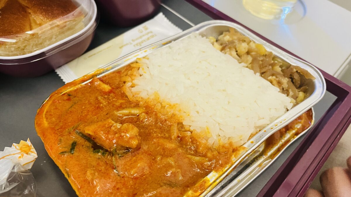 タイ国際航空機内食（レッドカレー）