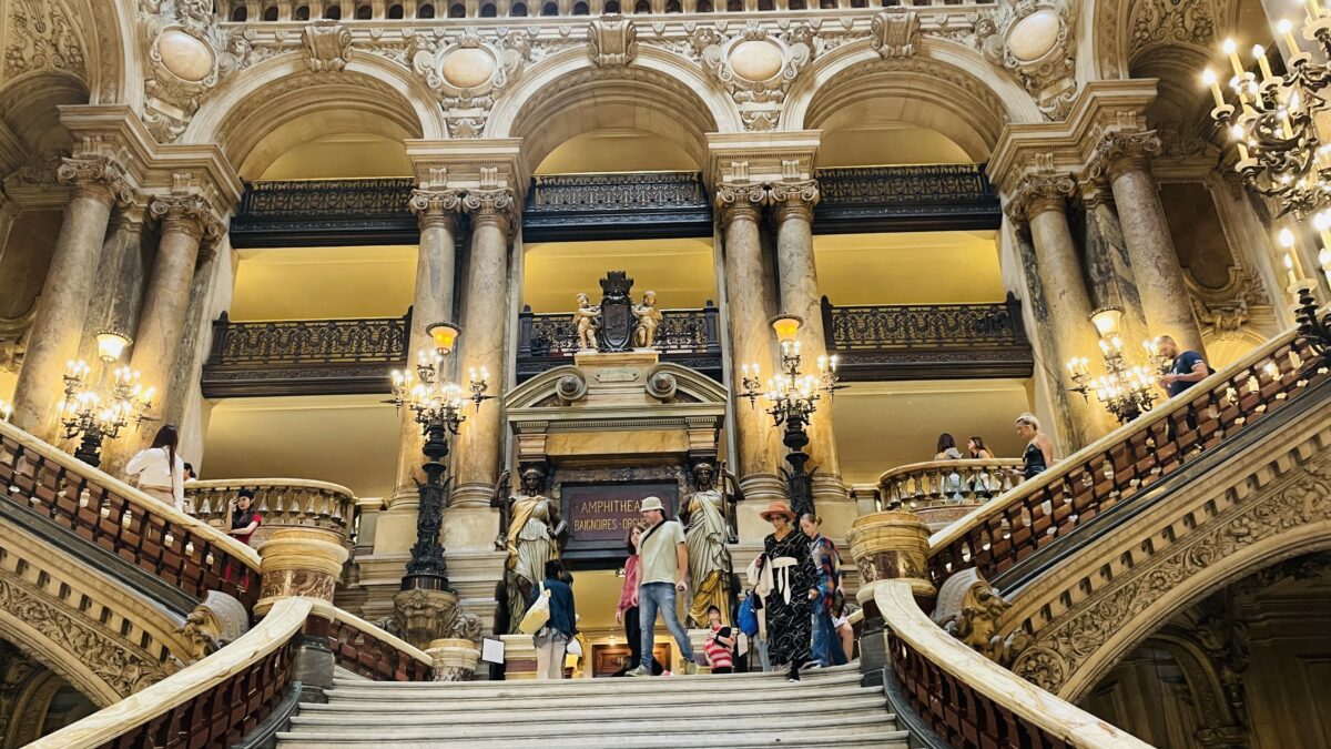 パリ・オペラ座の大階段