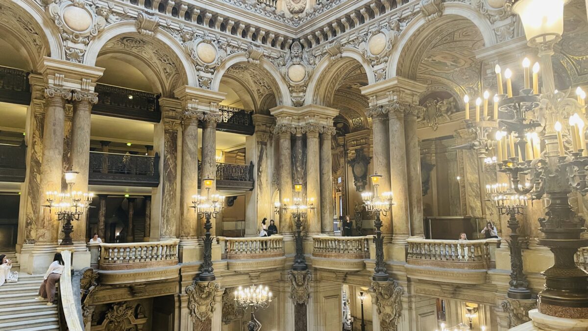 パリ・オペラ座のロビーホール