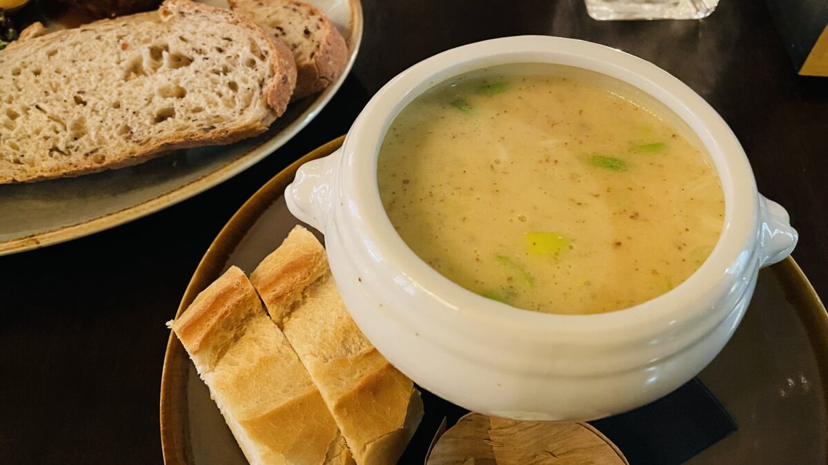 フローニンゲン名物のマスタードスープ