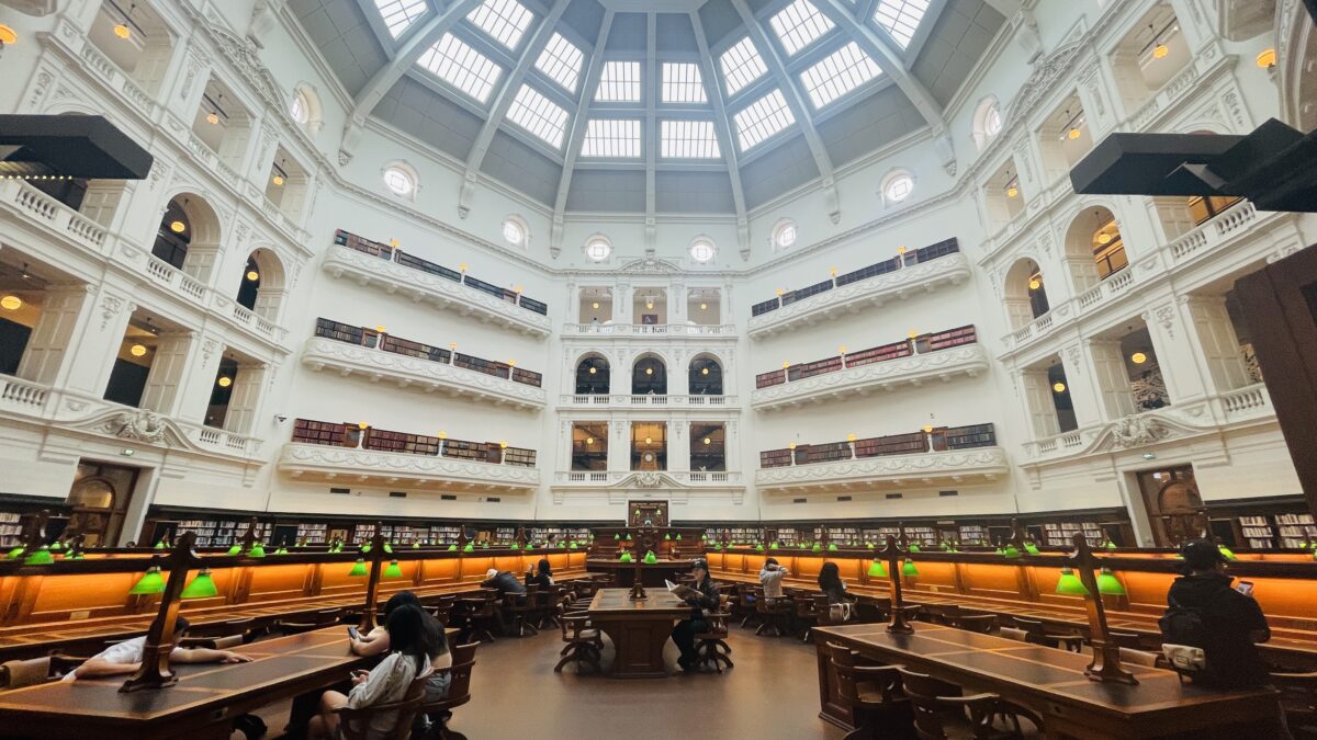 メルボルン ヴィクトリア州立図書館のドーム（3階から）