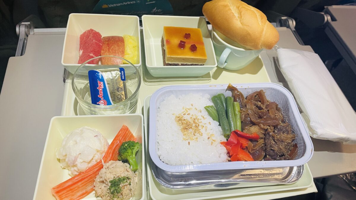 ベトナム航空 VN319便 エコノミークラス 機内食（洋食）