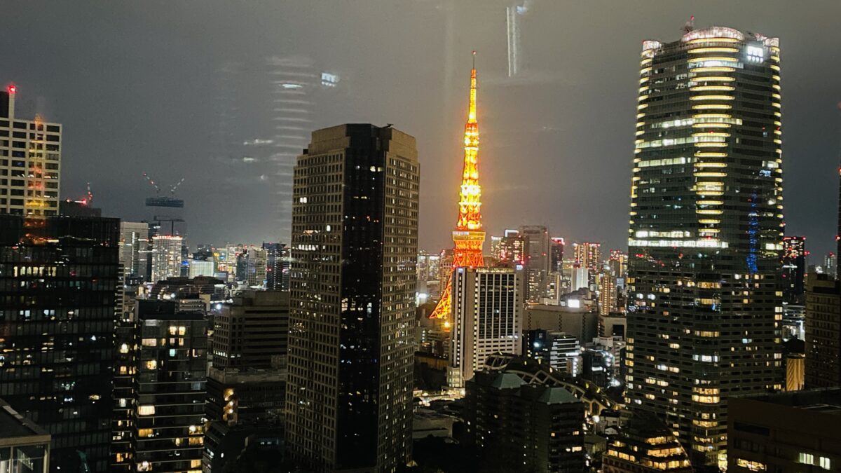 ANAインターコンチネンタルホテル東京から望む夜の東京タワー