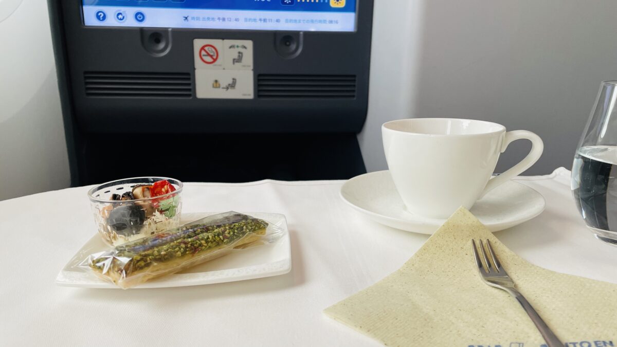 ANAビジネスクラ機内食 成田→パース アミューズ