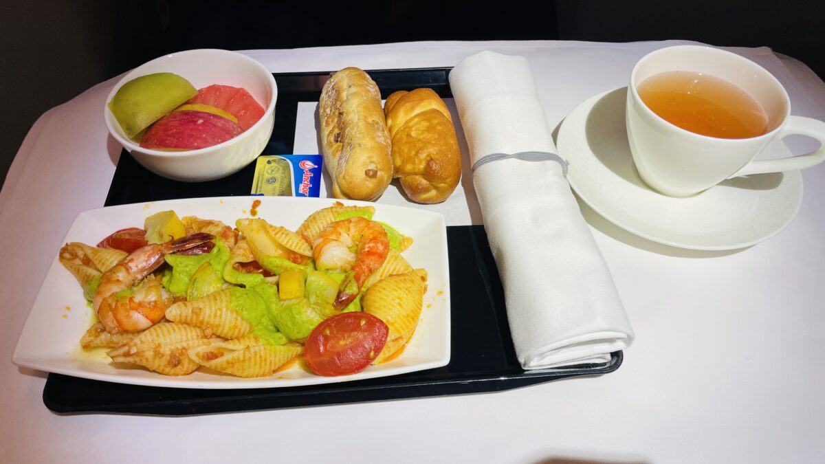 ANAビジネスクラス機内食 成田→パース 夕食のコンキリエ