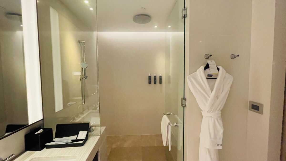 ウェスティン・パース(The Westin Perth)のクラブスイートルーム(シャワールーム)