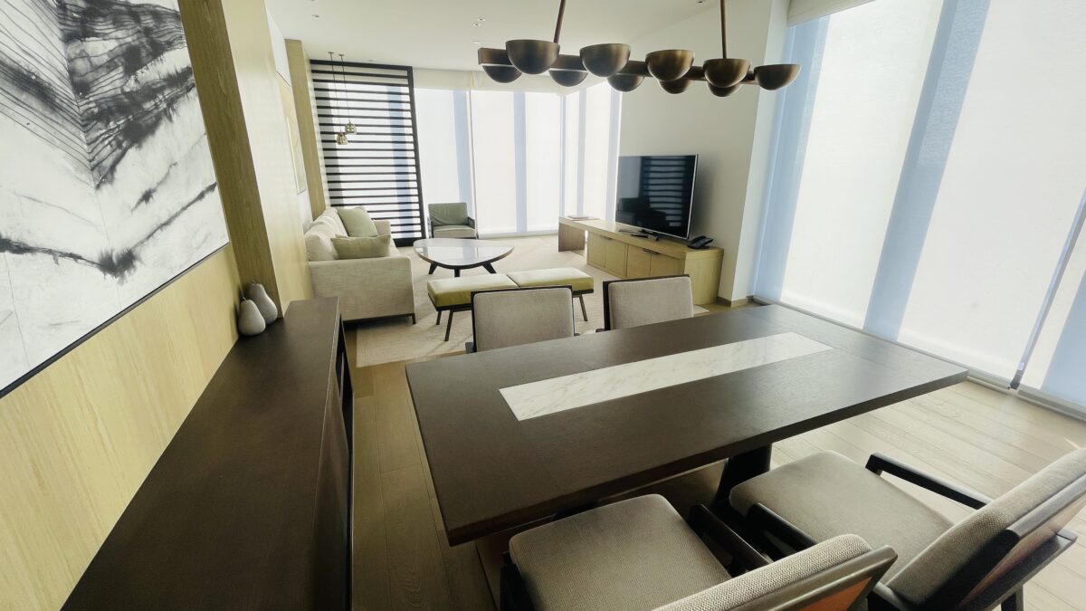 ウェスティン・パース(The Westin Perth)のクラブスイートルーム(ダイニングテーブル)