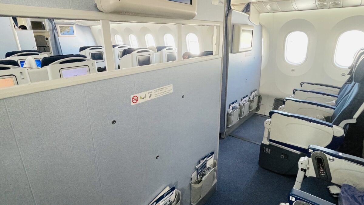 羽田→台北(松山)NH851便 壁前座席