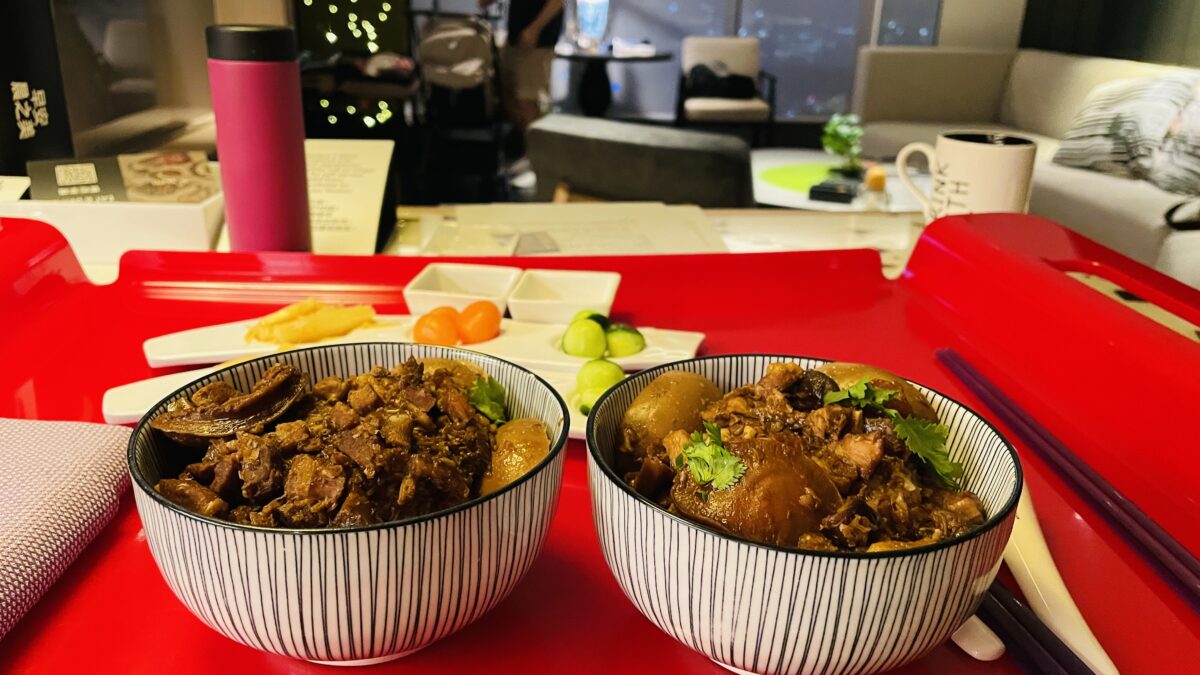 W台北 ルームサービスの魯肉飯