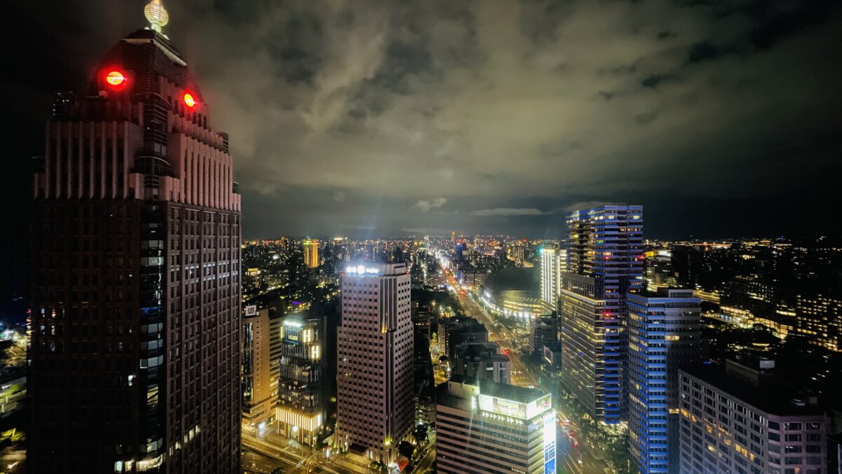 W台北 宿泊時の雷雨