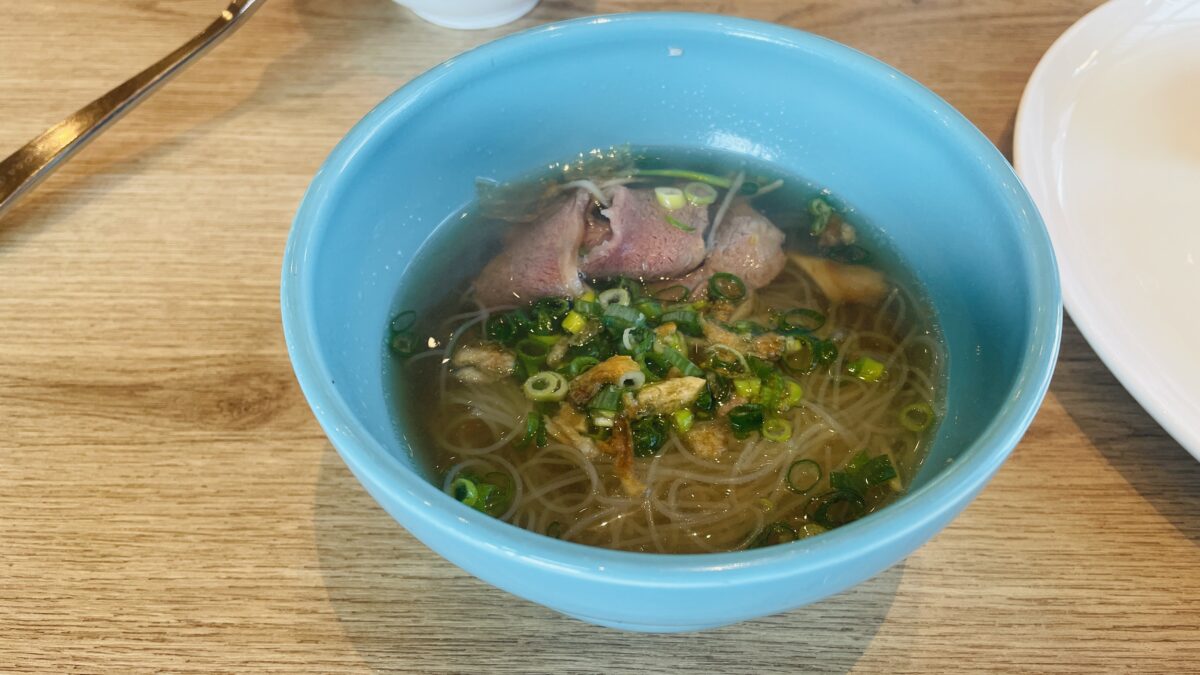 W台北 朝食 ビーフヌードル