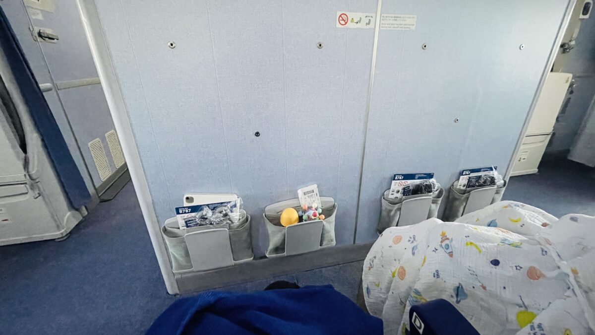 ANA 台北(松山)→羽田 NH852便 壁前座席
